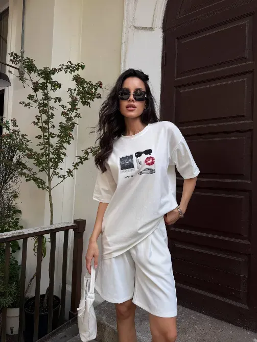 Базова оверсайз футболка з трендовими принтами Одеса - фото 5