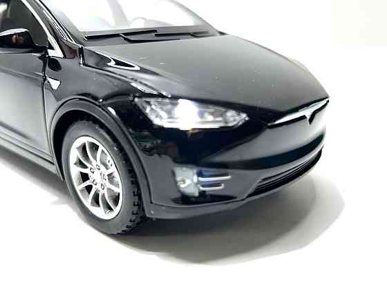 Машина Автосвіт Tesla Model X інерційна відчиняються двері капот багажник 20см Чорна (AP-1722) Чернігів