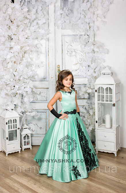 Шикарное длинное платье с черным купоном на 6-8 лет Кривой Рог - изображение 2