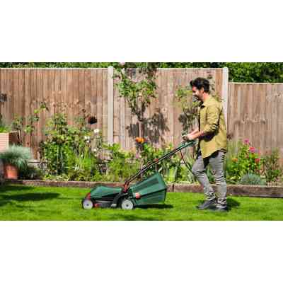 Газонокосилка Bosch UniversalRotak 37-555 1400Вт, 37см, 40л, 27-50мм, 15.5кг (0.600.8A6.501) Винница