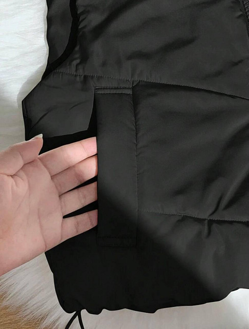 Жіноча укорочена жилетка з кишенями на блискавці плащівка на синтепоні Чорний, 46/48 Одеса - фото 3