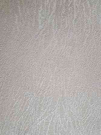 Шпалери метрові вінілові на флізелін Grandeco Poem під штукатурку баранець структурні білі сріблясті Київ