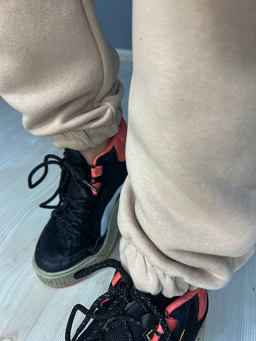 Женский костюм ENJOY 2920 худи с капюшоном брюки резинка нашивка утепленный флис бежевый, бежевый, M Киев - изображение 5