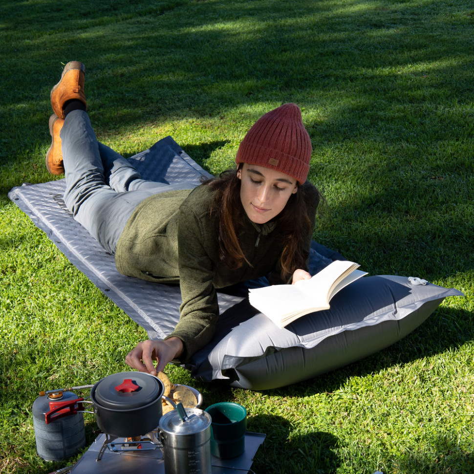 Килимок самонадувний одномісний з подушкою Naturehike CNK2300DZ014, 60мм, графіт Киев - изображение 7