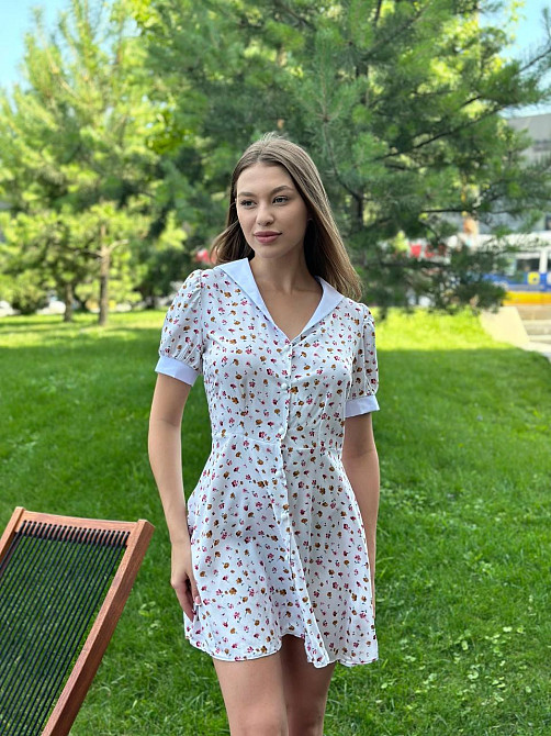 Женское лёгкое мини-платье из штапеля с белым воротником Оранжевые цветы XS-S Харьков - изображение 1