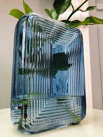 Ваза скляна 14*6,5*20 см "Марок" синє товсте скло Київ