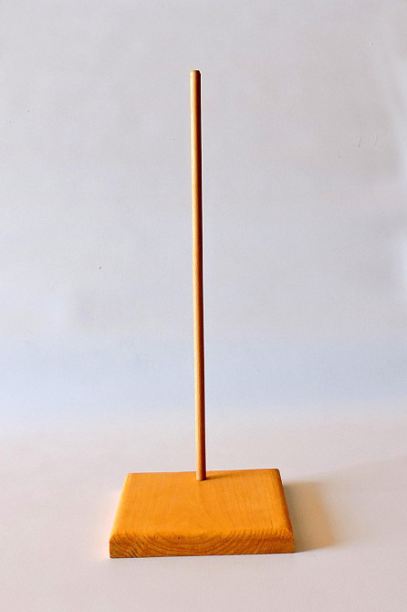 Подставка для кукол 