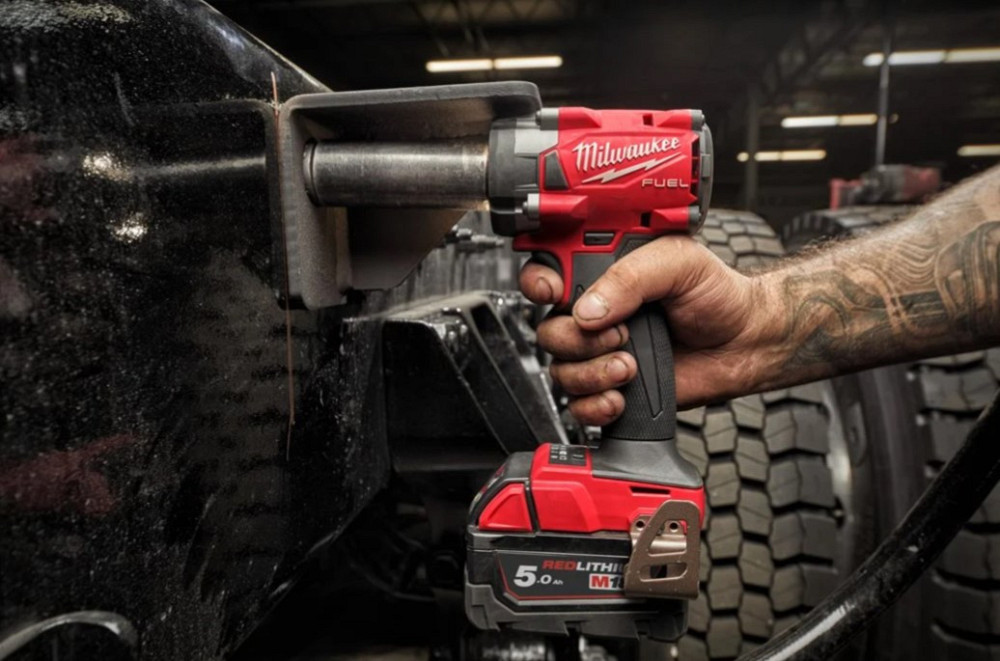 Гайковерт аккумуляторный бесщеточный 1/2'' MILWAUKEE, M18 FIW2F12-502Х, 339Нм, с кольцом (зарядное устройство M12-18 FC, 2 аккумулят Одесса - изображение 10