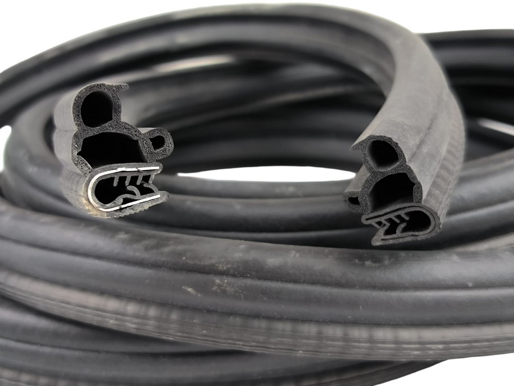 Ущільнювач 2109, 21099, 2114, 2115, ЗАЗ 1103, 1105 Славута задній (3200 мм) двері Мукачево - фото 1