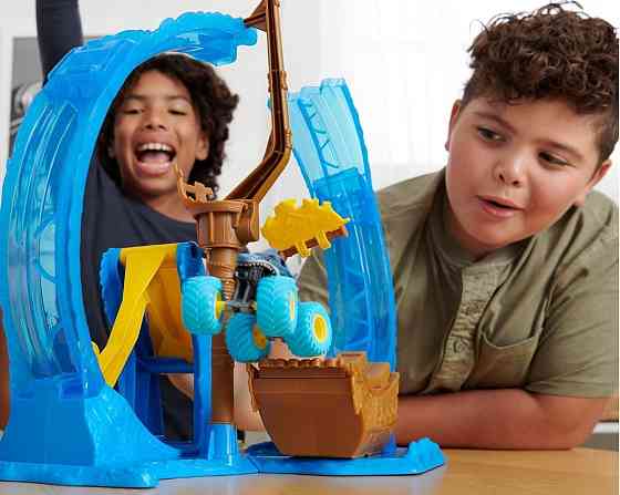 Трек Monster Jam Loop of Doom Stunt Playset Hot wheels. Харьков