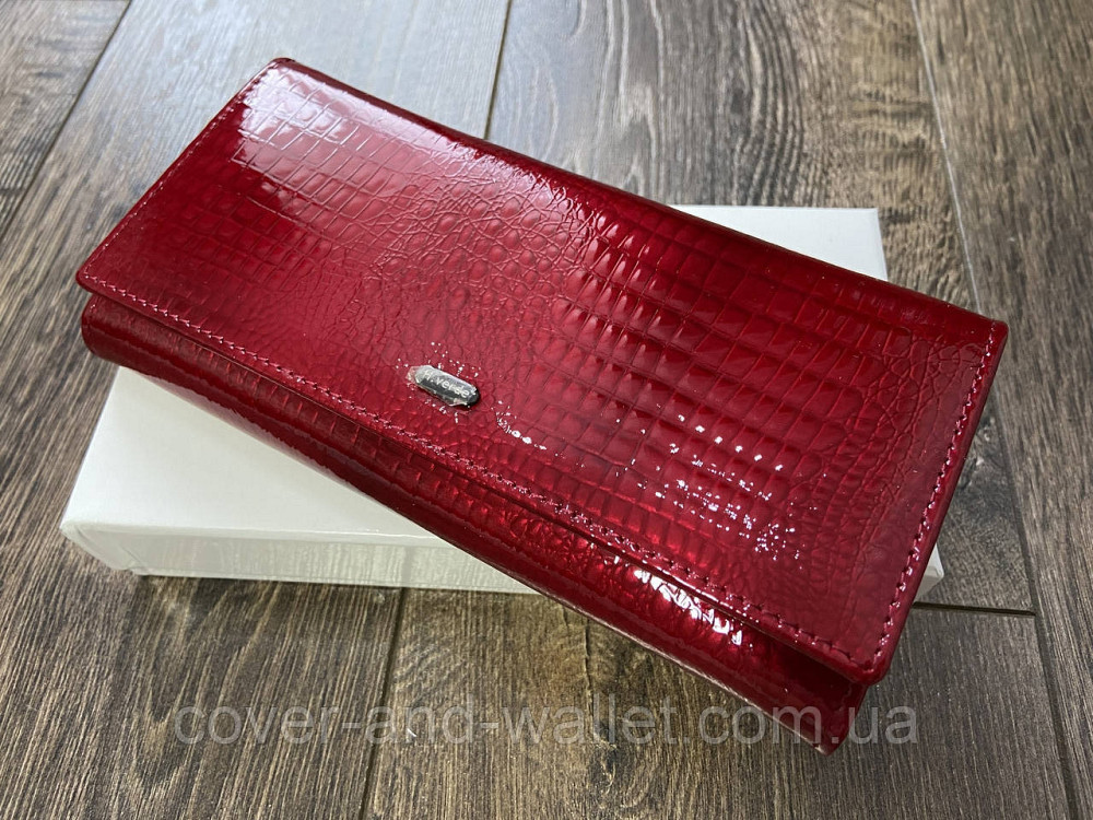 Красивий шкіряний жіночий лаковий гаманець червоного кольору Helen Verde Київ - фото 1