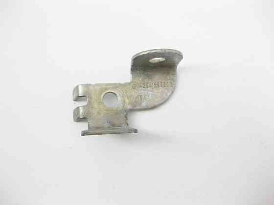 Mercedes-Benz  A2641590800 Сталевий кронштейн для двигуна M264 R4 Одесса