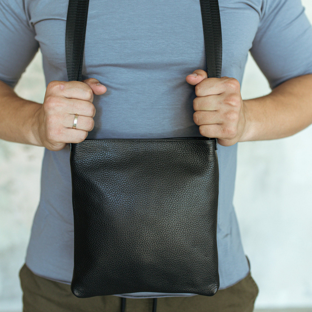 Чоловіча сумка через плече шкіряна Crazy Horse каркасна містка з ременем, чорнаMasterSem Київ - фото 5