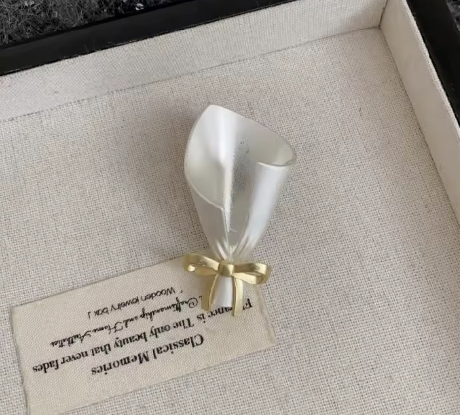 Брошка-тримач для квітів Сміла - фото 2