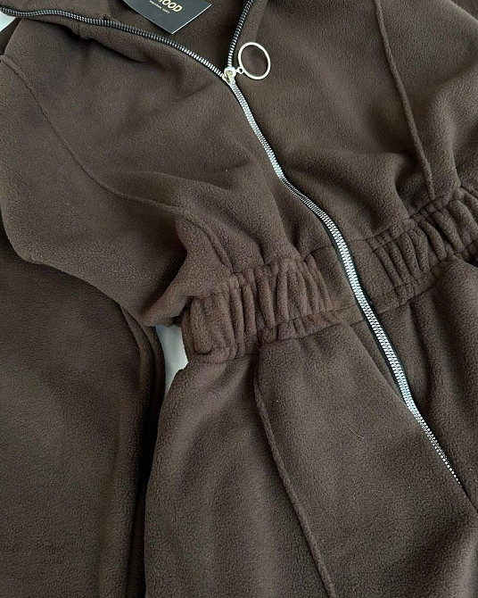 Женский теплый комбинезон на молнии с капюшоном из двухстороннего флиса Шоколад, 42/44 Одесса - изображение 5