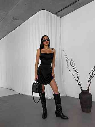 Жіноча романтична приваблива міні-сукня з шовку Одеса