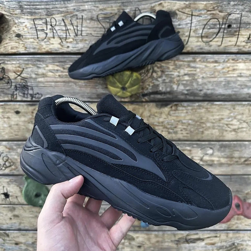 Термо Кросівки Adidas Boost 700 Чорні Чоловічі Адідас Замшеві Єврозима (розміри: 41,42,43,44,45,46) Дніпро - фото 2