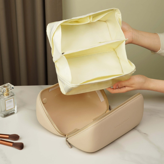 Косметичка силиконовая,дорожняя Fungoofun для аксессуаров в ваную и душ,водонепроницаемая на молнии,бежевая Каменец-Подольский