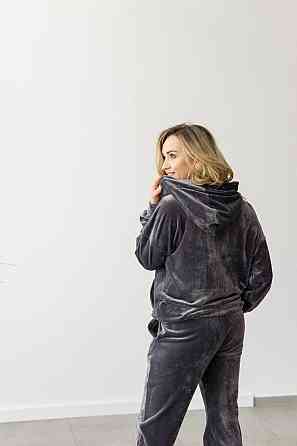 Жіночий велюровий костюм із капюшоном Графітовий XS Харків