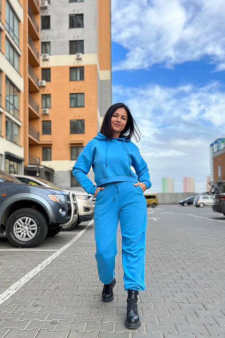 Костюм женский Quzen 478-480 короткое худи с капюшоном и брюки джоггеры на резинке флис голубой, голубой, L Киев - изображение 4