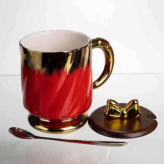 Новорічна порцелянова чашка «Золотий Вихор» 450 мл з кришкою і ложкою Yiwu FM-23C Коломия