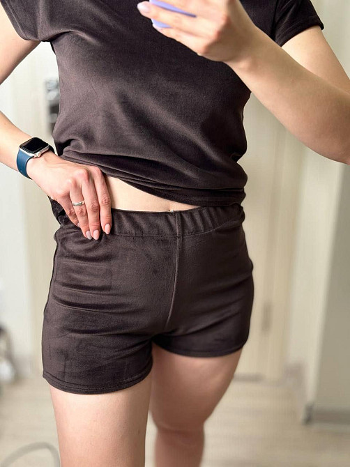 Женский домашний костюм тройка: футболка брюки + шорты плюш-велюр Темный шоколад, 46/48 Одесса - изображение 4