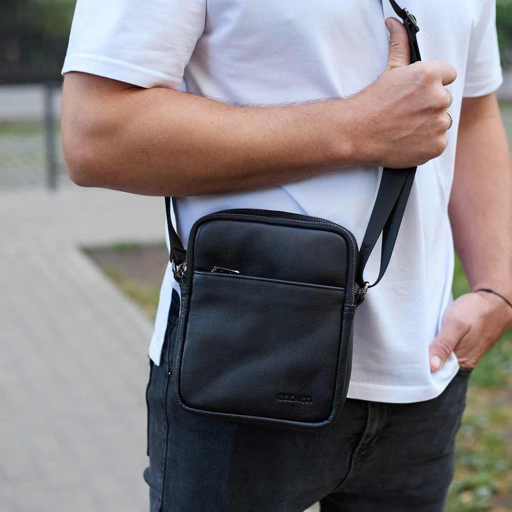 Чоловіча сумка через плече, гладкая кожа 20х16х6, месенджер для міста, барсетка для телефону та документів, чорна Кам'янське - фото 5
