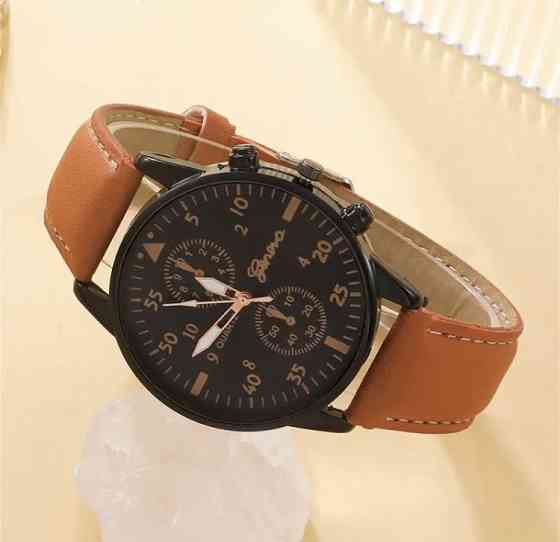 Подарочный набор для мужчин: наручные часы с 3 ориг. браслетами- диам 4см, длин 24см, шир рем 2см, без коробки Киев