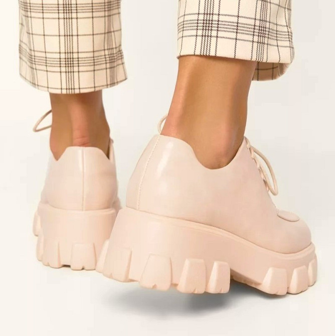 Жіночі лакові Бежеві Броги Туфлі Оксфорди на Танкетці Шкіряні Мокасини (розміри: 36,37,38,39,40,41) Дніпро - фото 10