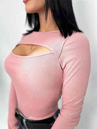 Трикотажна кофтинка з розрізом на грудях "Kiss" оптом I Норма і батал 46, Фрезовий Київ