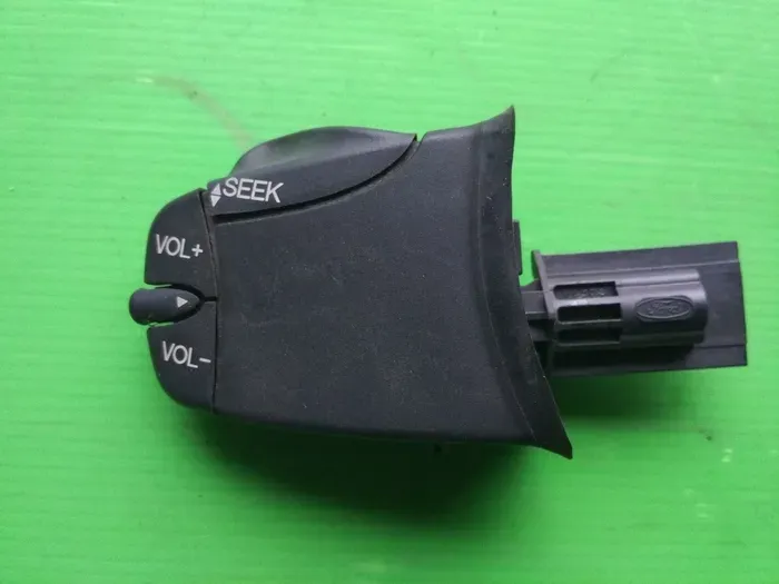 Підрульовий перемикач аудіосистеми 98Ab-14K147-AC Ford Mondeo 3 универсал. Уживані в хорошому стані. Ціну уточнюємо...Доставка по Україні... Вінниця - фото 2