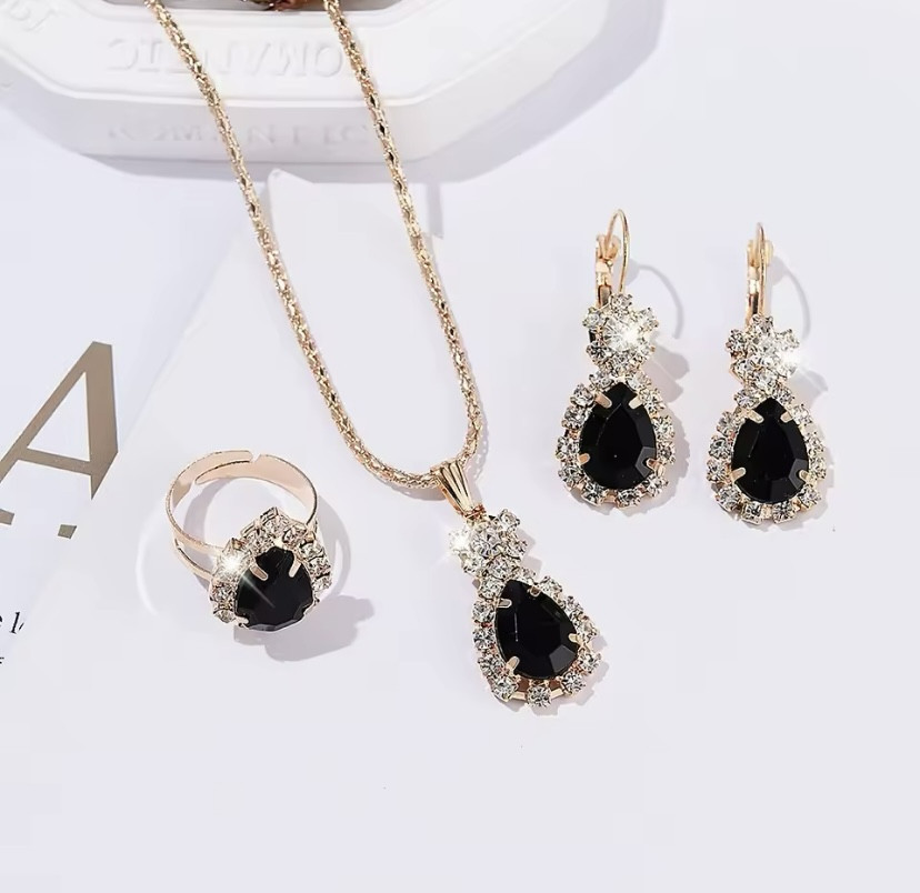 Подарунковий набір для жінок Коса наручний годинник обручка кулон з цепочною та сережками без коробки черный Київ - фото 4