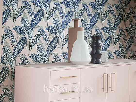 Шпалери вінілові на флізелін Marburg 82122 Felicita листя папороті сині чорні білі на рожевому тлі Київ