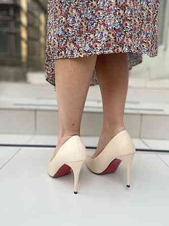 Loretta Туфлі жіночі LORETTA бежеві еко-шкіра каблук 10см 39р. (3735) Коломия