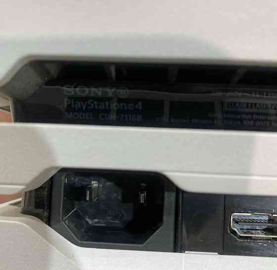 Play station 4 pro 1 TB, 3 джойстики. Харків