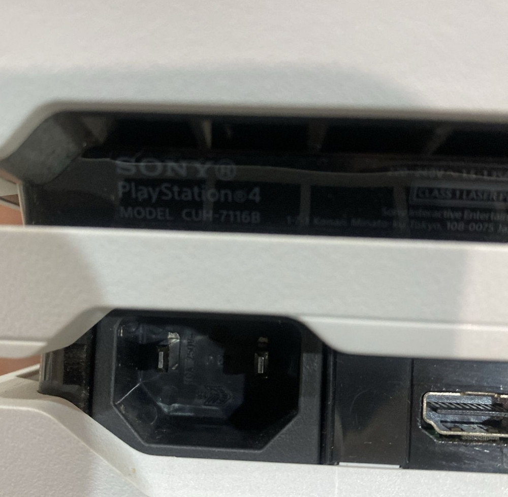 Play station 4 pro 1 TB, 3 джойстики. Харків - фото 2