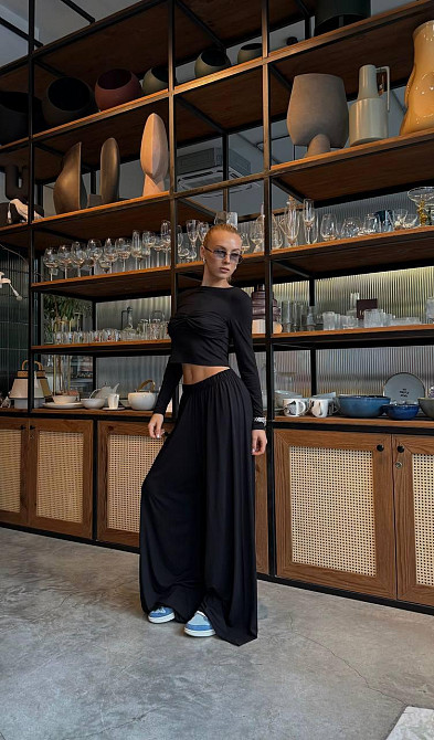 Жіночий стильний костюм-двійка: лонгслів з імітацією бра та штани віскоза Чорний Одеса - фото 8