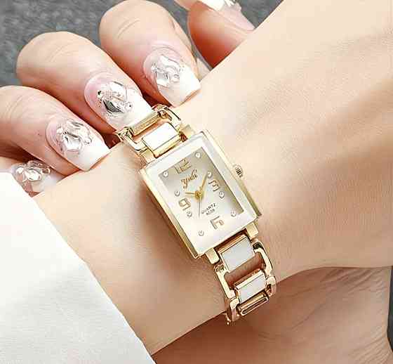 Годинник жіночий Золотистий з білим (0527) Смела