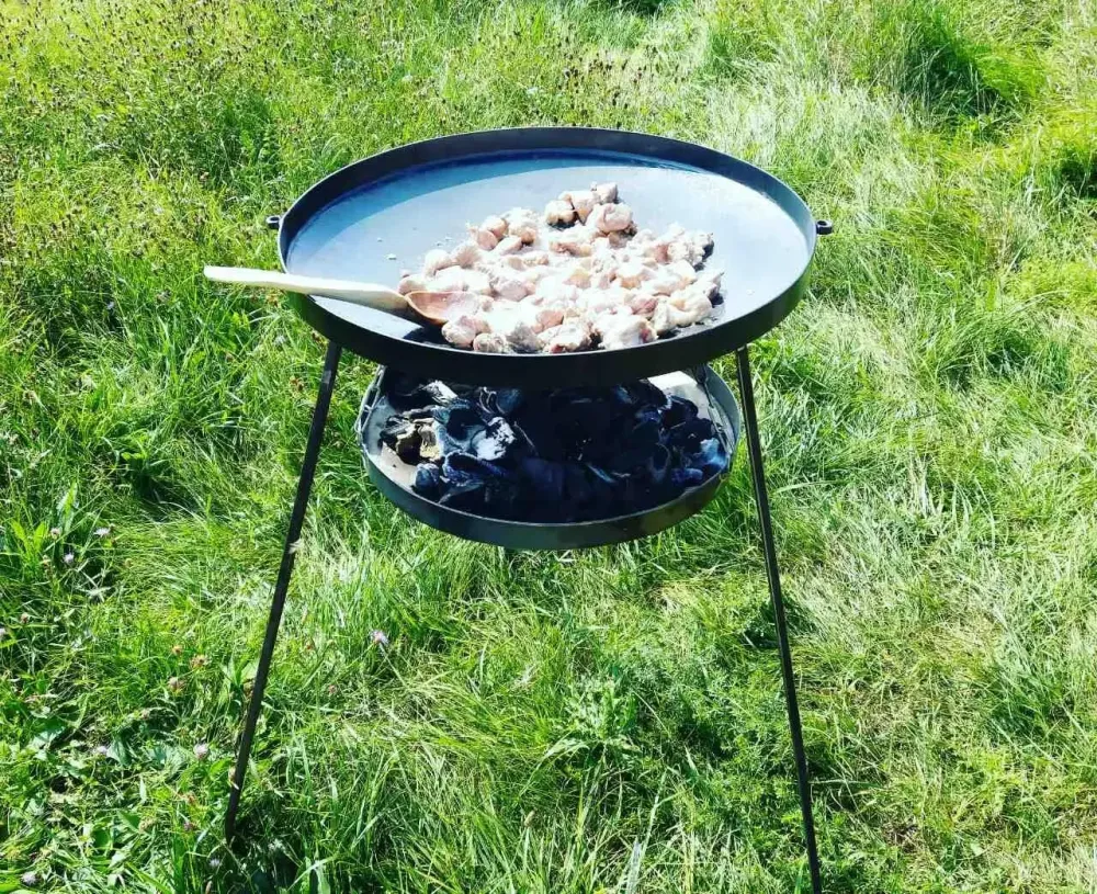 Сковорода + подставка для разведения огня 50 см (саж) на ножках 100 СМ разборные Киев - изображение 1