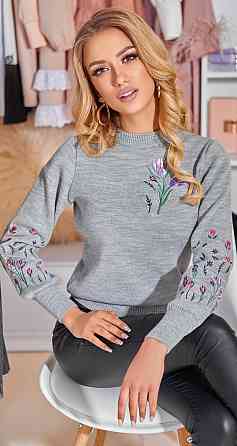 Гарний светр із вишивкою (50-52) Київ