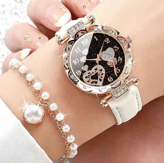 Подарочный набор для женщин: наручные часы браслет ожерелье и серьги без подарочной коробки белый Киев