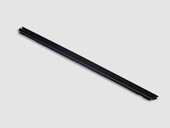 Mercedes-Benz  A2047250165 Внутрішня ущільнювальна планка скла передніх лівих дверей C-Class W204 Одеса