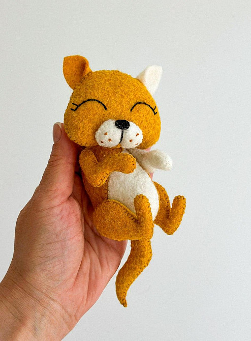 М’яка фетрова іграшка рудий кіт ручної роботи – безпечна розвиваюча іграшка Київ - фото 1