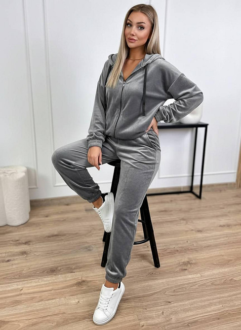 Женский повседневный велюровый костюм двойка: кофта и штаны Графит, 50/52 Одесса - изображение 1