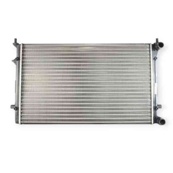 Радіатор охолодження двигуна автомобіль Фольцваген Caddy III, Golf, автомобіль Ауді A3, автомобіль Шкода Octavia 1.4-2.0i, D 03- Мукачево