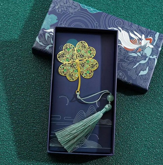 Кольорова Металева Закладка з Чотирьохлистою Конюшиною та китицею у коробці. Оригінальна закладка. П Київ - фото 1