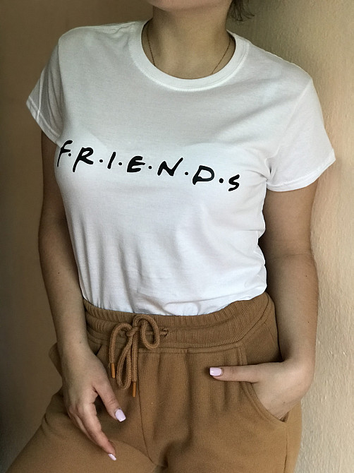 Женская футболка 100% хлопок с надписью FRIENDS Черновцы - изображение 3