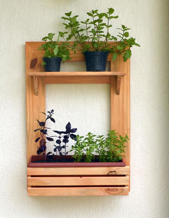 Полка настенная для цветов 