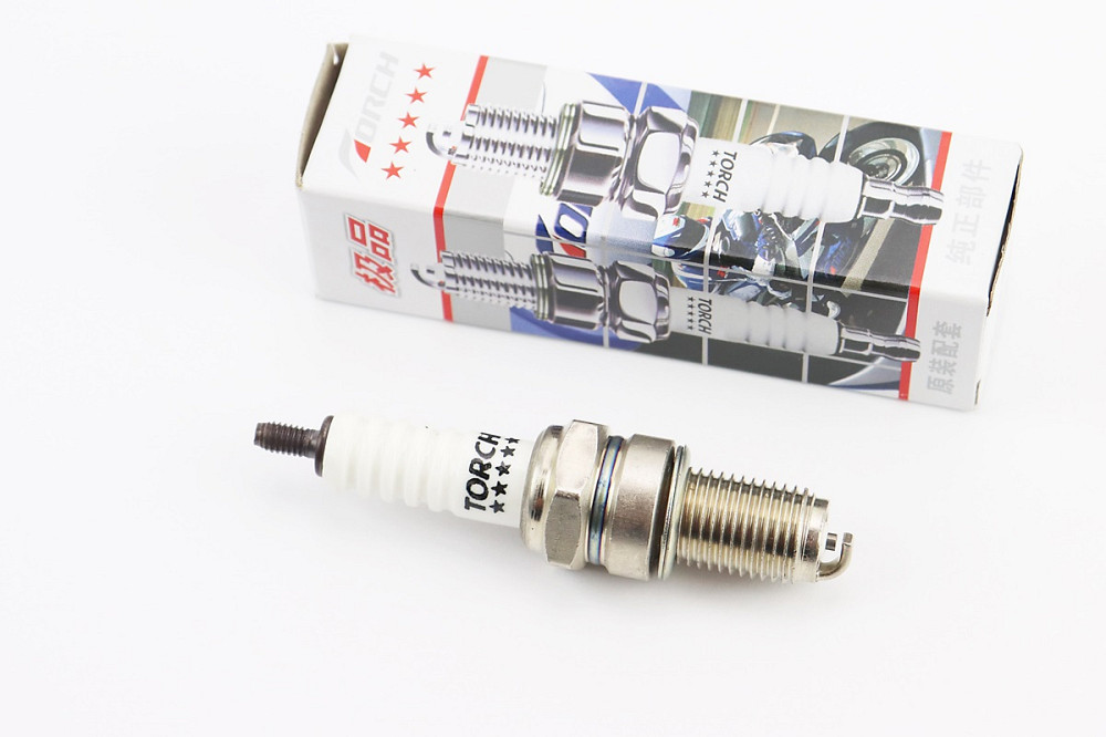 Свічка 4Т D8T - M12 L18 - CG/CB/CH250/YP250 Бершадь - изображение 1