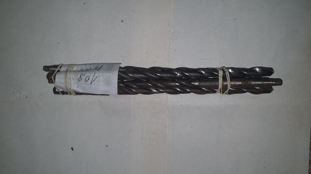 Сверло с коническим хвостовиком 10.8 мм удлиненное. Р6М5. СССР. Харьков - изображение 1